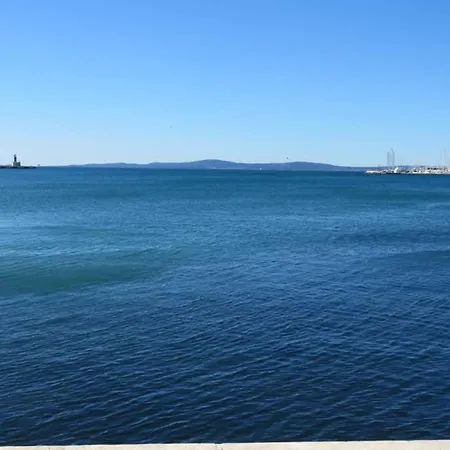 Sweet Peppermint View Split