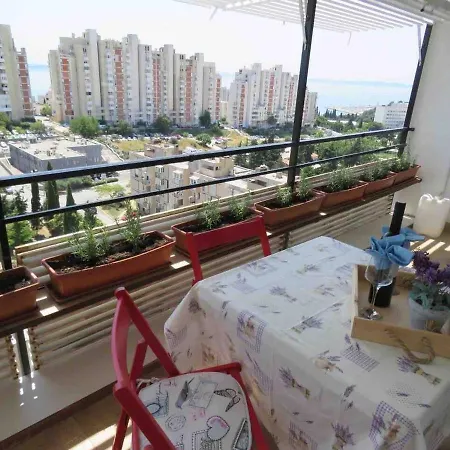 Apartment Sweet Peppermint View Split