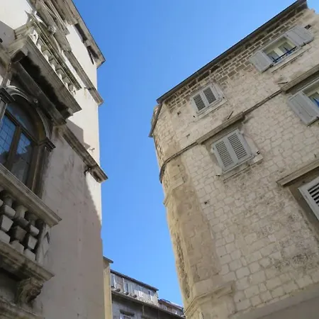 Sweet Peppermint View Split