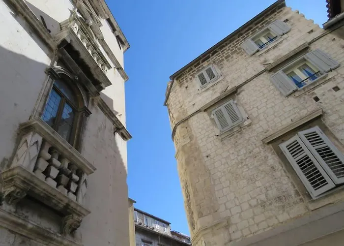 Sweet Peppermint View Split